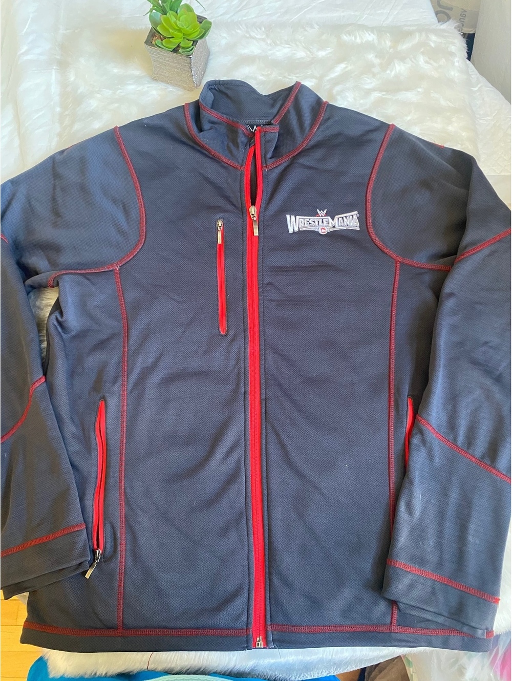 WWE WrestleMania Black and Red Zip Up Jacket Size Large